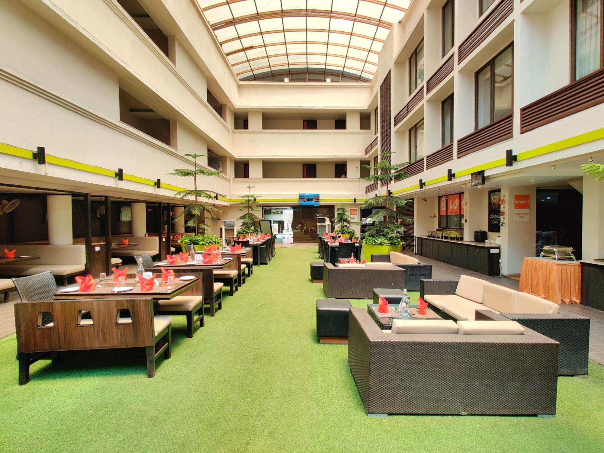 Citrus Hotel Lonavala Extérieur photo
